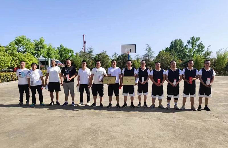 宝能米兰（中国）冠亚军.jpg